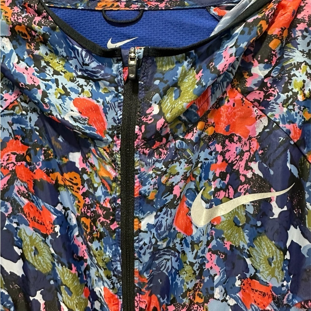 Like New Rare Find Nike Floral Print Windbreaker Jacket - Picture 4 of 8
